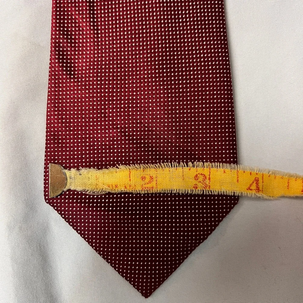 Croft & Barrow Mens Burgundy Red White Micro Dot 100% Silk Necktie Classic Width